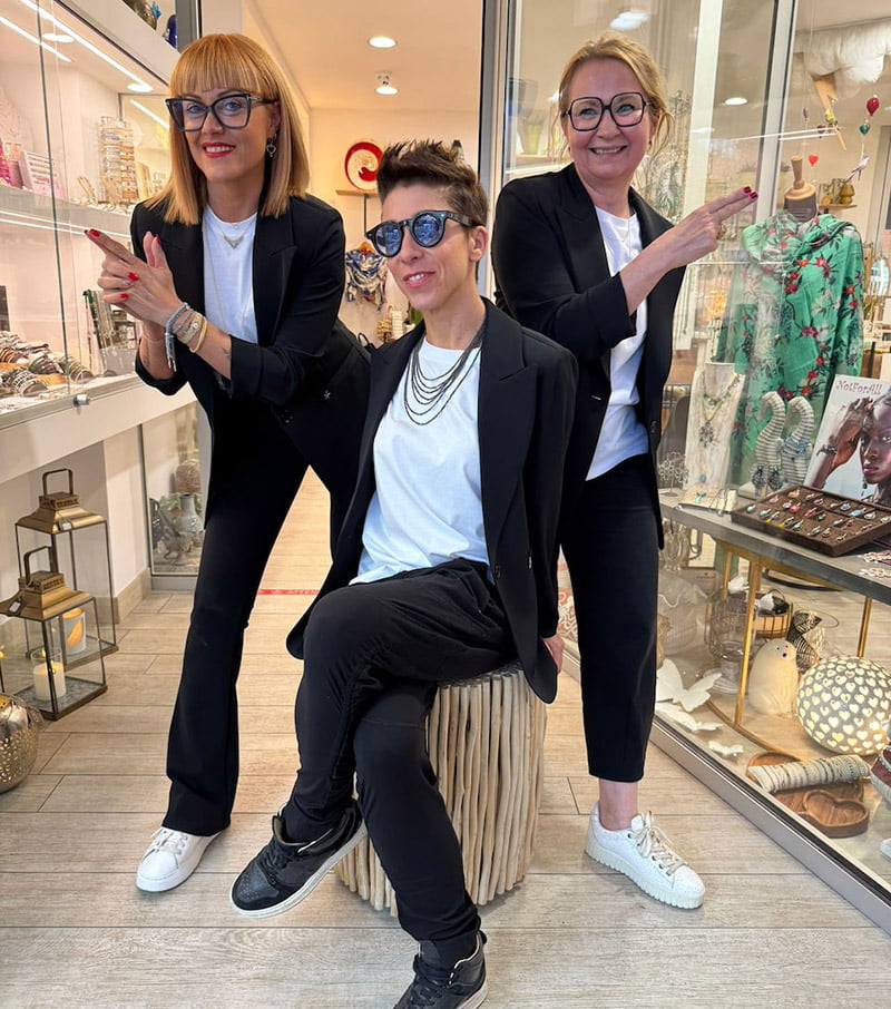 Lo staff di MU Gioielli Lignano